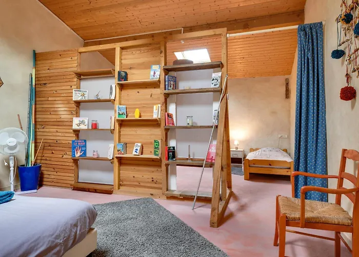 Maison De Vacances Fil Rouge Saint-Pierre-d'Aurillac